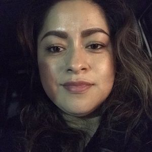 Meet your Posher, Ana